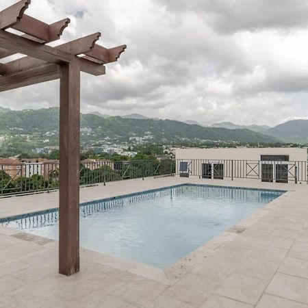 Luxe City Oasis 2Br With Rooftop Pool And Gym كينغستون المظهر الخارجي الصورة