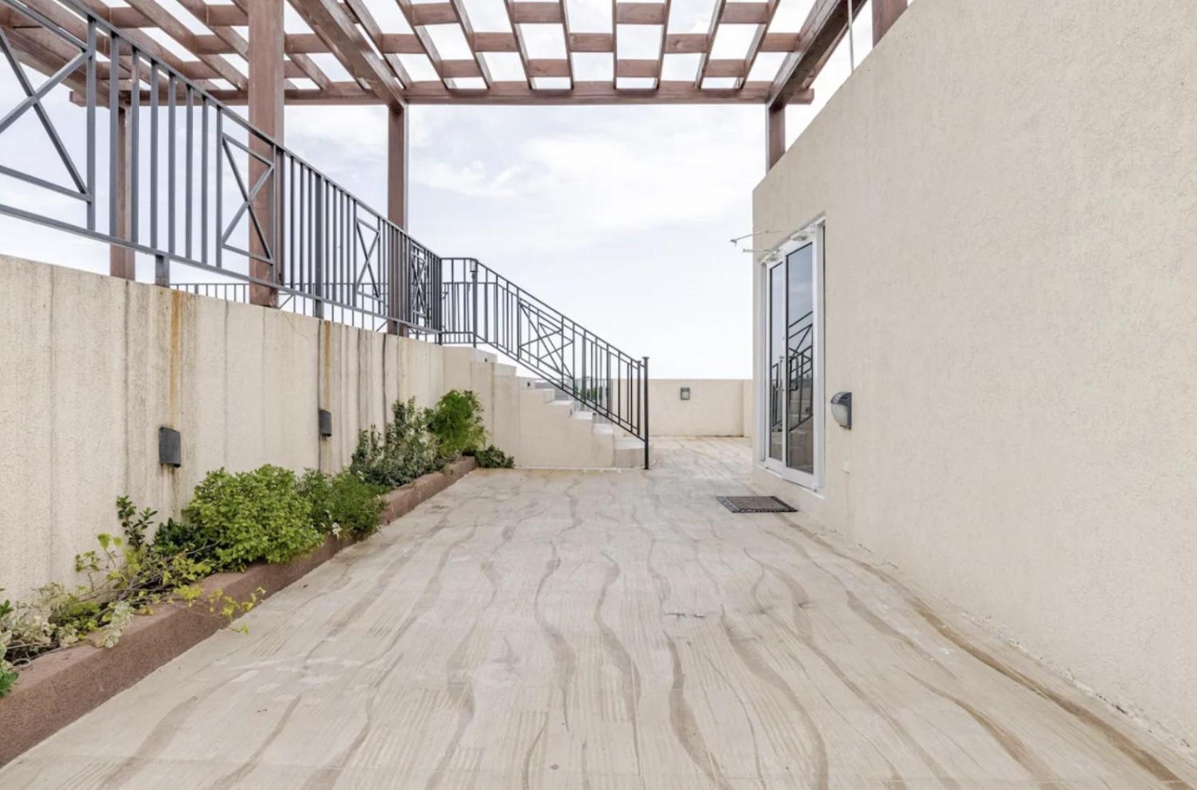 Luxe City Oasis 2Br With Rooftop Pool And Gym كينغستون المظهر الخارجي الصورة
